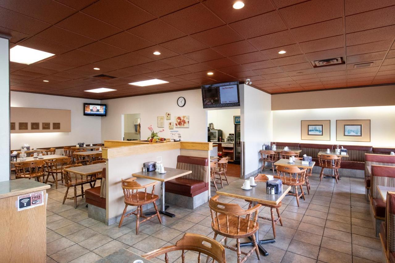 Dunvegan Inn & Suites Fairview Esterno foto
