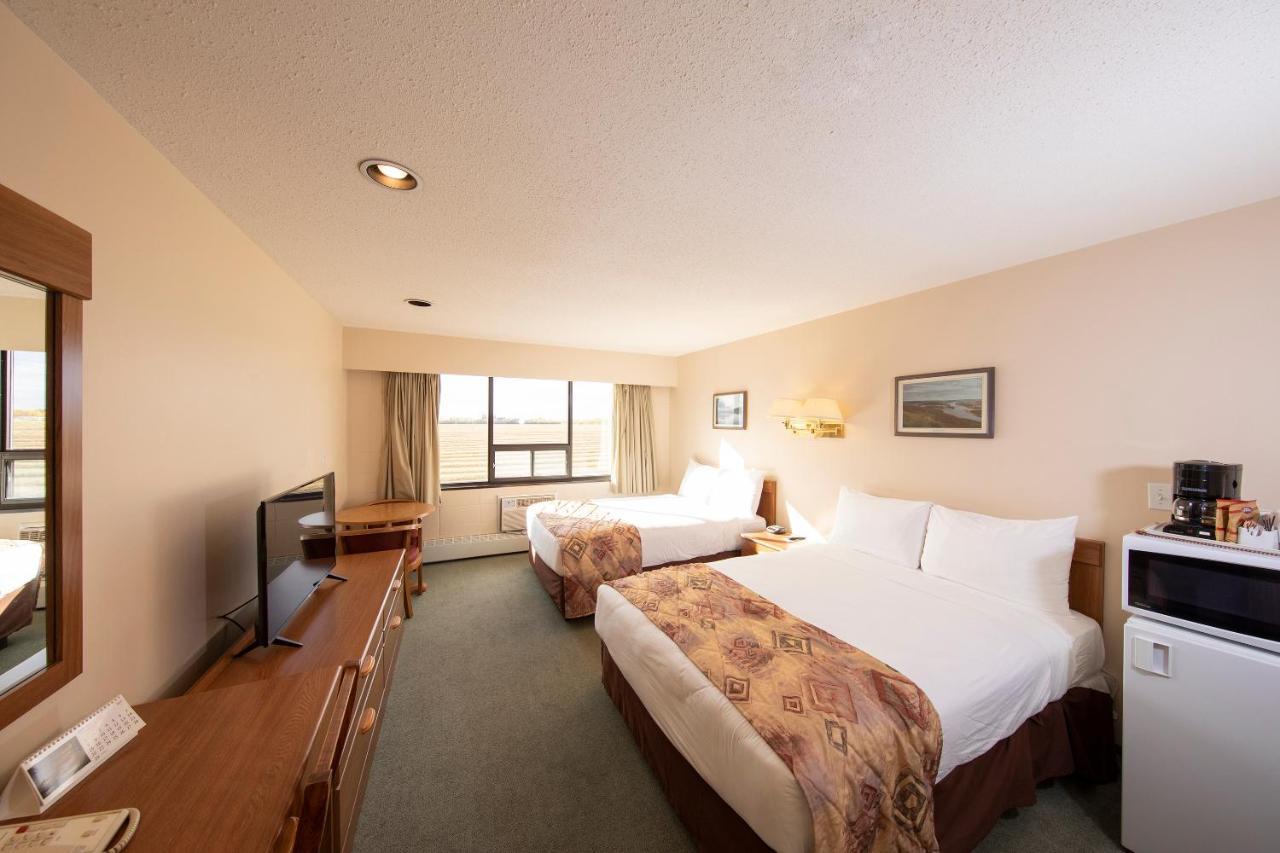 Dunvegan Inn & Suites Fairview Esterno foto