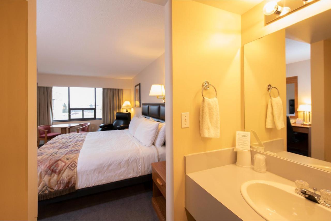 Dunvegan Inn & Suites Fairview Esterno foto